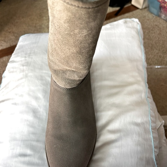 UGG Boots. Narrowed toe, 1.5 inch heel, grey and less ugly than most UGGs! - Picture 6 of 8